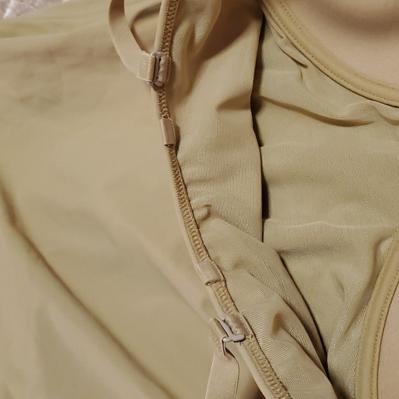 LE MYSTERE Seamless Firm Control 38C Multiposition Straps - Picture 6 of 9